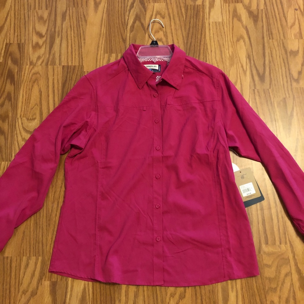 Magellan fishing shirt size large. NWT